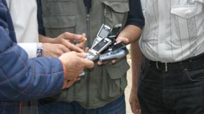 الهاتف النقال.. من رجال الأعمال إلى أتباع دروكدال