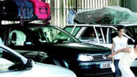 مخدرات وأقراص مهلوسة داخل سيارة رباعية الدفع بميناء وهران