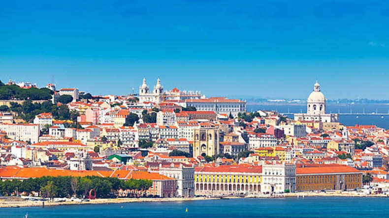 أغيثونا بطائرة خاصة قبل عيد الفطر فكورونا تتربص بنا!