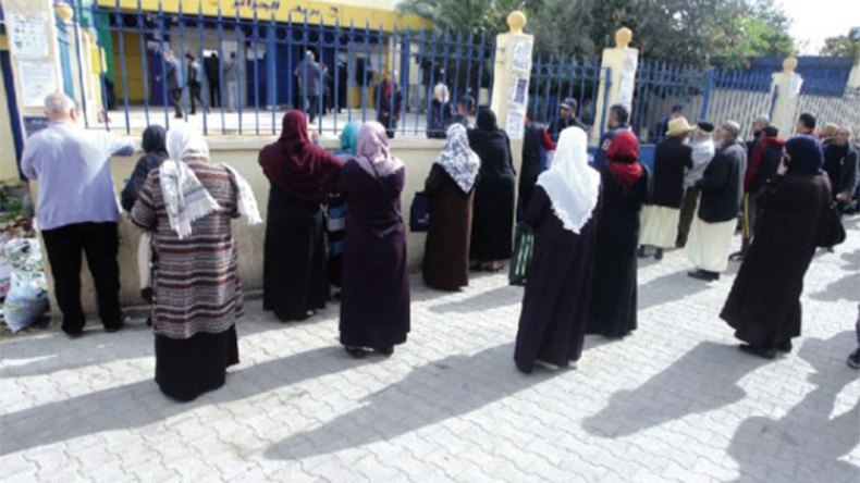 وزارة البريد تستنجد بالجمعيات لتنظيم طوابير المتقاعدين