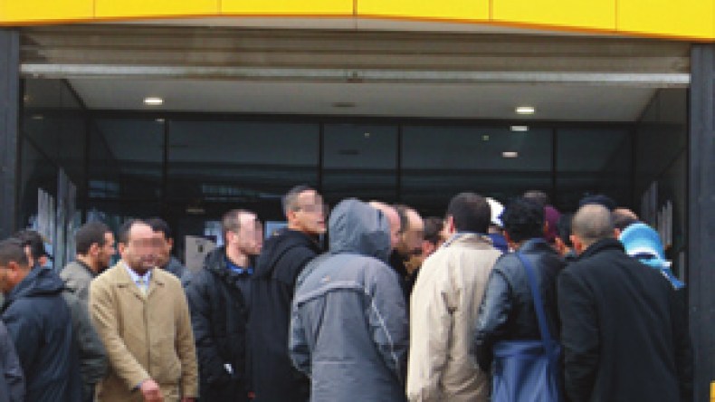 تقنيو البريد يهدّدون بتجميد رواتب الجزائريين عشية العيد