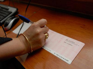 Volés lors des dernières émeutes dans les bureaux de poste, 240 carnets de chèques ont été récupérés et 500 plaintes enregistrées