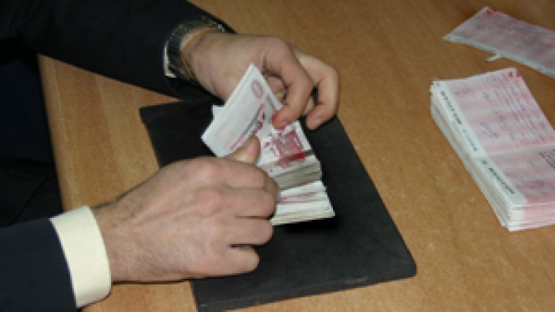 التجار والمواطنون تسببوا في نقص السيولة النقدية بمراكز البريد