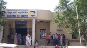 مركز بريدي مكتظ بالمغير.. ومديرية البريد والمواصلات مطالبة بالتدخل