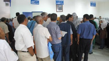 Postal services call on Central Bank of Algeria for liquid assets to solve money crisis.