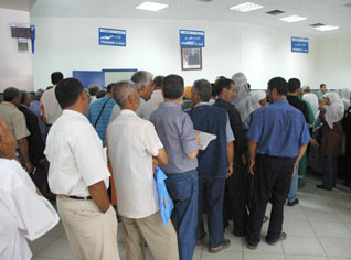 Postal services call on Central Bank of Algeria for liquid assets to solve money crisis.