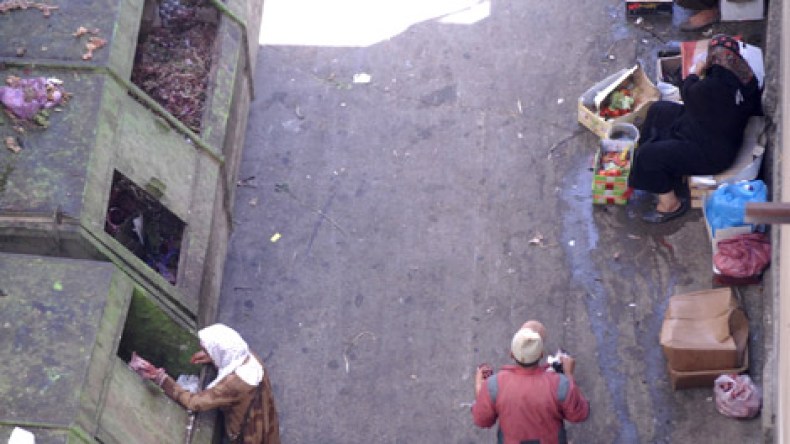 40  امرأة تسترزق من قمامة سوق علي ملاح بالعاصمة