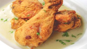 دجاج متبل بالصلصة