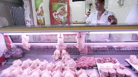 لهذه الأسباب ارتفعت أسعار الدجاج