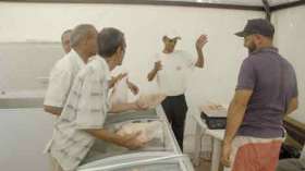 خيمة لكل بلدية في العاصمة لبيع الدجاج المجمد بـ 260 دج