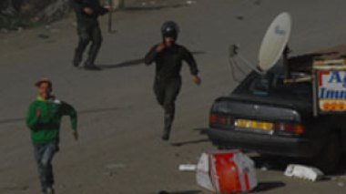 Manifestations et affrontements à Alger : au moins 60 personnes arrêtées