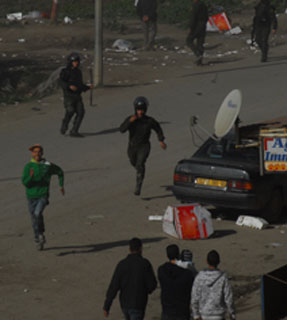 Manifestations et affrontements à Alger : au moins 60 personnes arrêtées