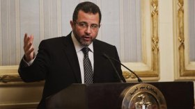 محكمة مصرية تؤيد الحكم بحبس هشام قنديل