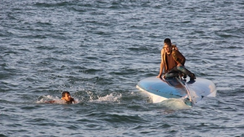 فقدان طفلة في غرق زورق للحراقة بوهران