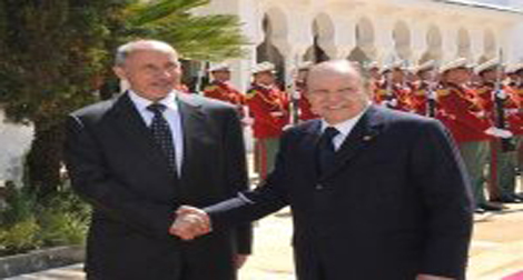 La visite en Algérie du président du CNT libyen couronnée par une feuille de route pour relancer la coopération
