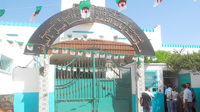 تقليص زيارة الأهالي لذويهم بالسجون.. وإلغاء  مقابلة المحامين لموكليهم في العطل