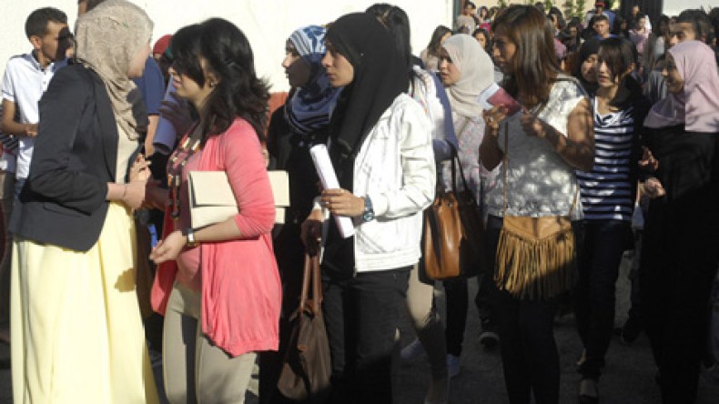 توحيد أيام البكالوريا بين العلميين والأدبيين ورفع المعاملات