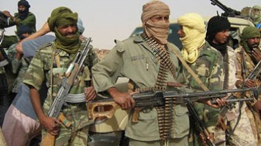 Nord du Mali: bombardement contre des rebelles touareg, quatre Touareg arrêtés