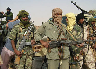 Nord du Mali: bombardement contre des rebelles touareg, quatre Touareg arrêtés