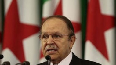 Selon Mourad Medelci, Bouteflika ne partira pas avant 2014