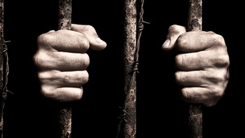 حبس شابين حاولا قتل تاجر بسلاح ناري بقسنطينة