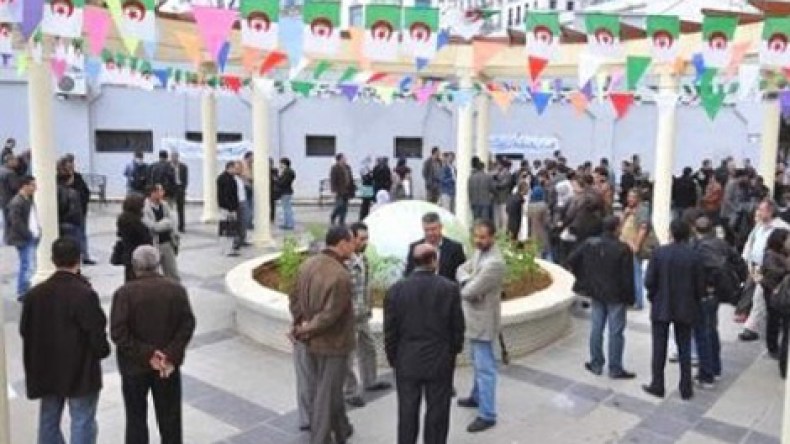 المطالبة‮ ‬باتفاقية‮ ‬جماعية‮ ‬ولجنة‮ ‬للخدمات‮ ‬الاجتماعية‮ ‬للصحافة