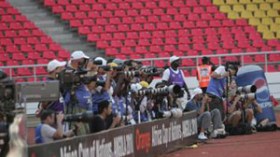 سرقات،  ابتزاز  ومبيت  مع  الصراصير .. !