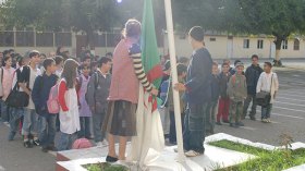 مدير ثانوية يرفض رفع العلم وأداء النشيد الوطني ببلعباس!