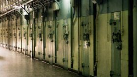 أمنستي تقترح الوساطة لتسوية وضعية السجناء الجزائريين في ليبيا