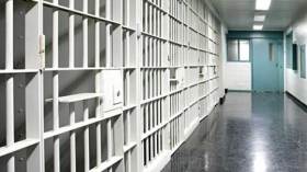 24 سجينا جزائريا يشرعون في إضراب عن الطعام بتونس