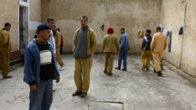 السلطات الليبية تطلق سراح 12 سجينا جزائريا