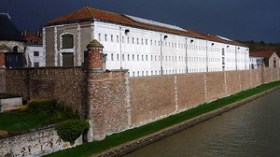 هكذا يقضي مامي سنوات السجن..وهذه مشاريعه