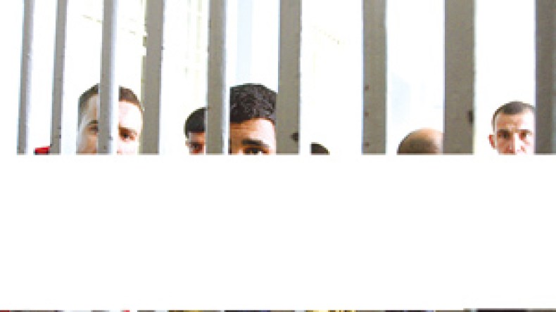 78 سجينا جزائريا ينتظرون الإفراج