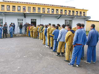 Runaway prisoners put back behind bars