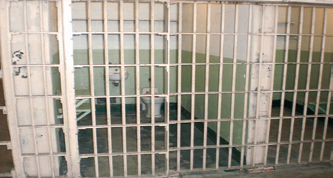 Tunisie : Dix prisonniers algériens cousent leurs bouches