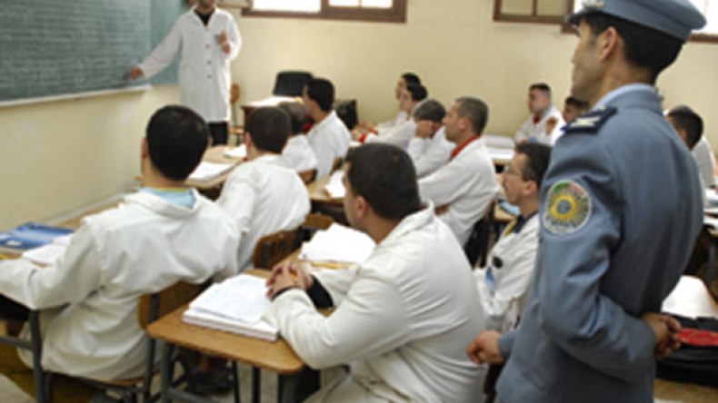 نصف المساجين الجزائريين يزاولون تعليما عن بعد