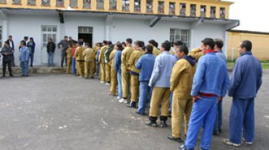 6,988 foreigners detained in Algerian prisons