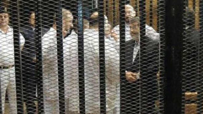 استئناف محاكمة قيادات الإخوان في قضية مكتب الإرشاد