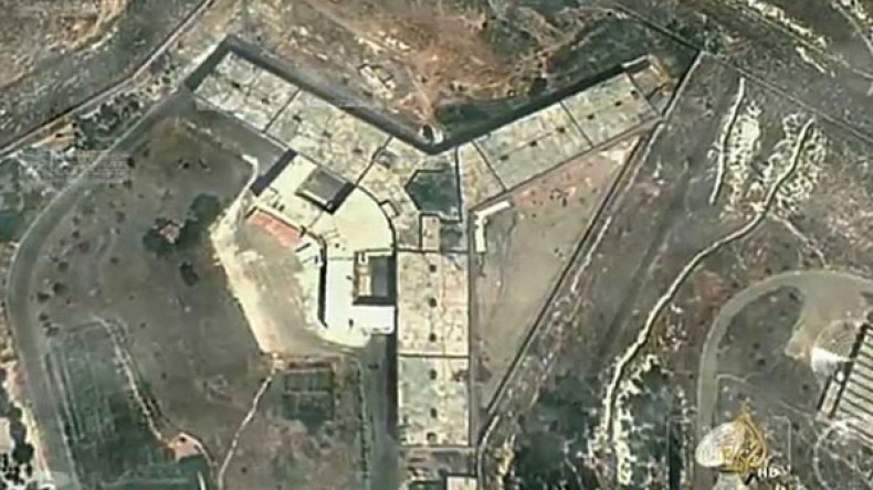 العفو الدولية: الآلاف أعدموا شنقا وتعذيبا في سجن عسكري بسوريا