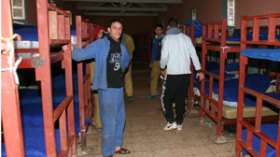 فليون: “تقرير قسنطيني مغلوط والمساجين المجانين مسجلون إداريا بالسجون”