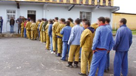 القبض على السجناء الفارين داخل شقة مهجورة