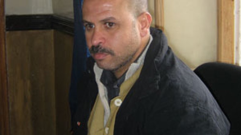 عمره 54 سنة وحصل على البكالوريا 8 مرات في السجن