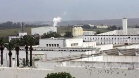 جزائري متهم بمحاولة قتل يهود يتعرّض للتعذيب في زنزانة انفرادية بالقنيطرة