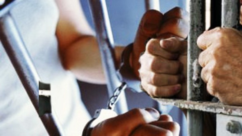 يتعاطى المخدرات داخل السجن بخنشلة