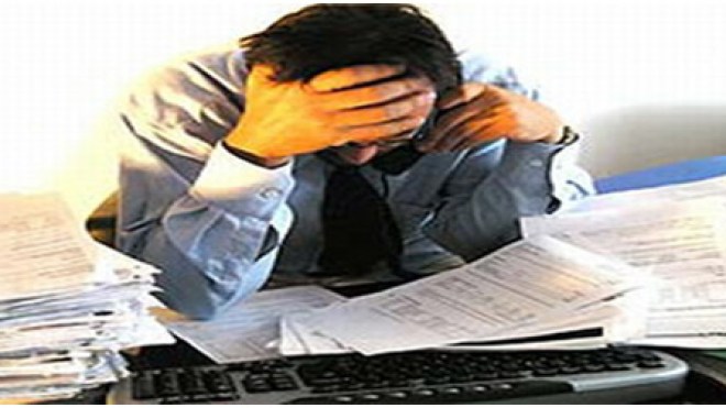 الوظائف المؤقتة تصيب الرجال بأمراض نفسية.