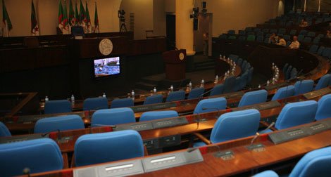 Algeria: Ministers ignore MP’sand shun presence in Parliament