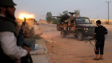 Libye: au moins 5 combattants du CNT tués dans une attaque pro-Kadhafi au sud