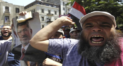 Quatre morts dans des affrontements entre pro et anti-Morsi