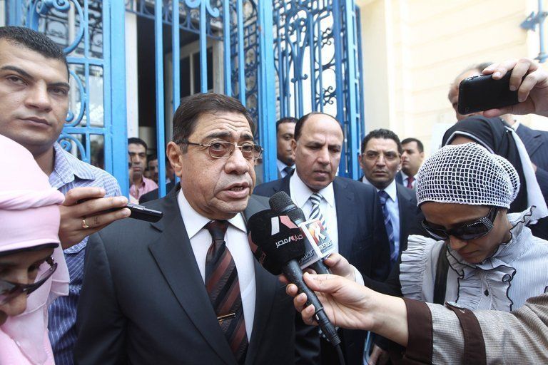 Le procureur général conserve son poste ,après un accord avec Morsi