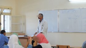 أربعة تلاميذ يعتدون على أستاذ في إيليزي بالضرب لأنه منعهم من الغش